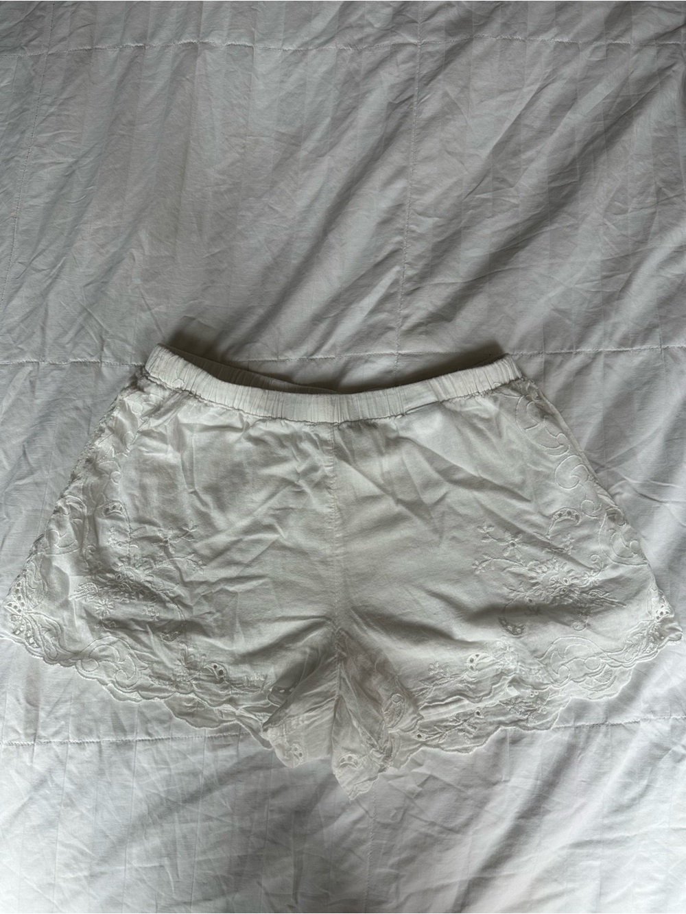 Zara White Lace Cotton Floral Embroidery Shorts